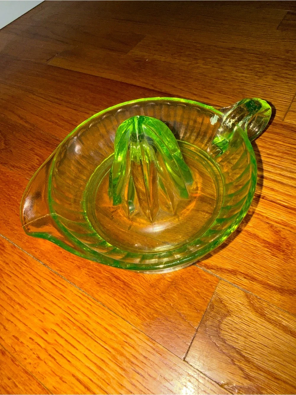 1930’s Vintage Uranium Green Glass Large Citrus Orange Reamer Juicer